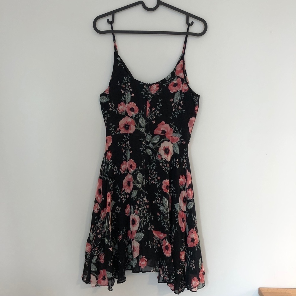 Black Swan Dress with Roses XS - Picture 6 of 10